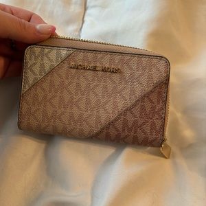 Michael Kors wallet pink